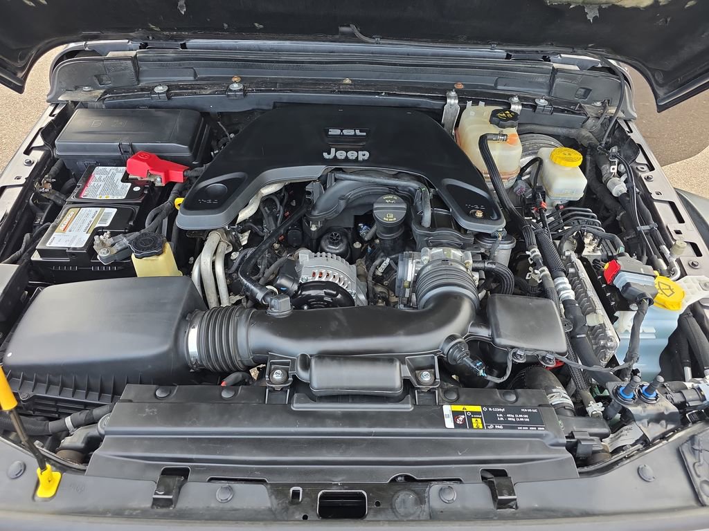 Used 2018 Jeep Wrangler Unlimited Rubicon w/ Dual Top Group image 31