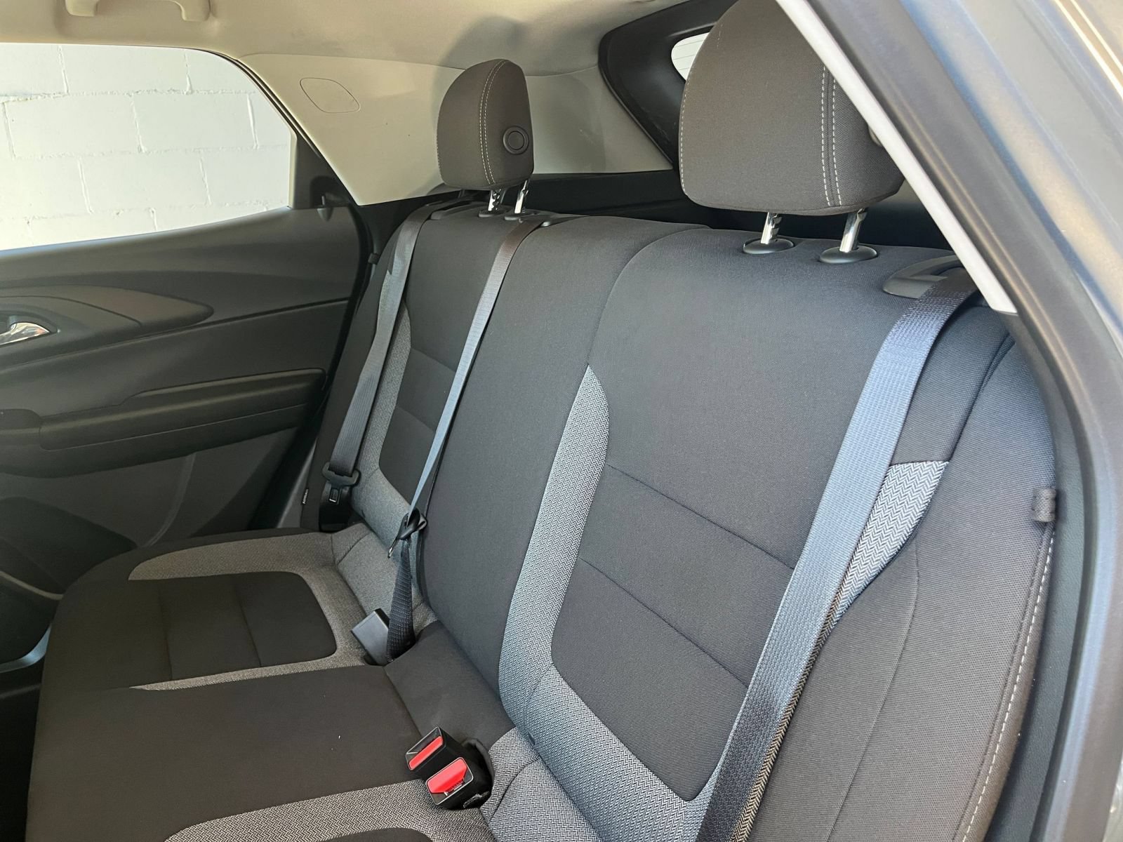 Used 2025 Chevrolet TrailBlazer LT FWD image 38