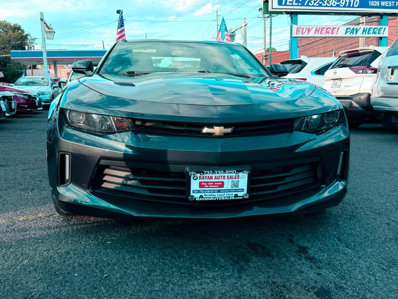 Used 2018 Chevrolet Camaro LT RWD image 7