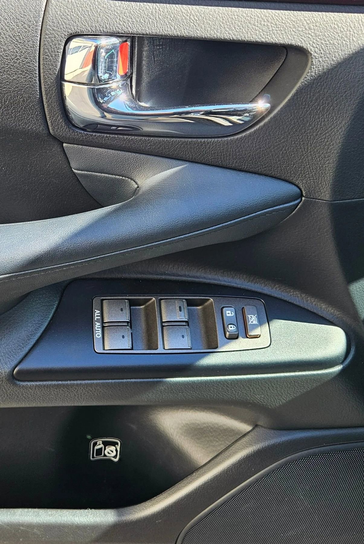 Used 2014 Lexus LX 570 4WD image 9