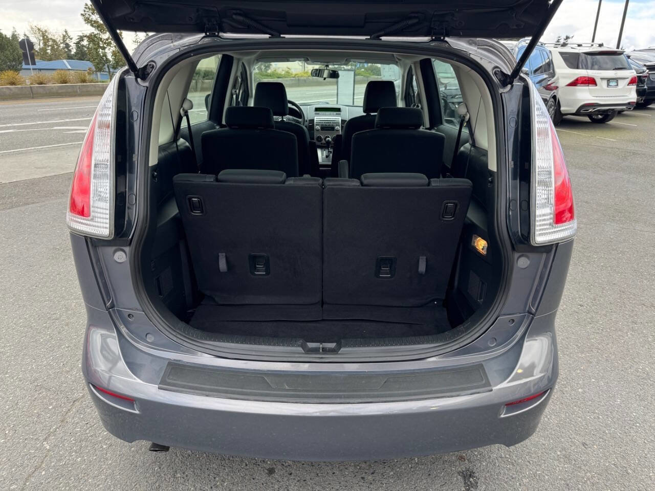 Used 2010 MAZDA MAZDA5 Sport image 5