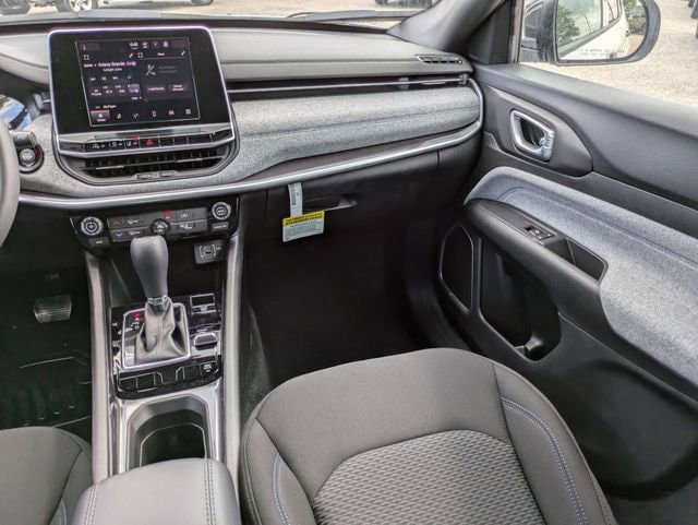 New 2025 Jeep Compass Sport AWD/4WD image 17
