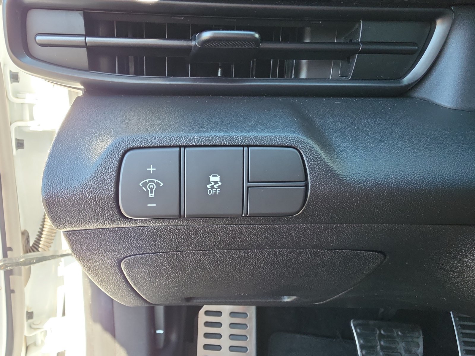 Used 2025 Hyundai Elantra Sport FWD image 21
