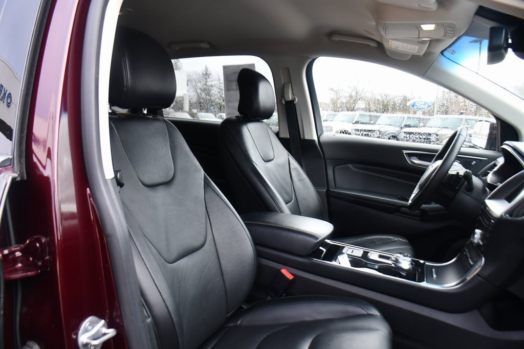 Used 2019 Ford Edge Titanium w/ Cold Weather Package image 16