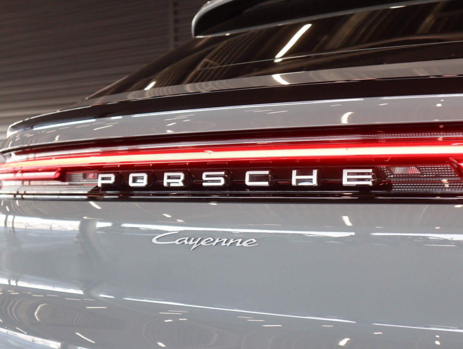 Certified 2025 Porsche Cayenne Coupe image 28