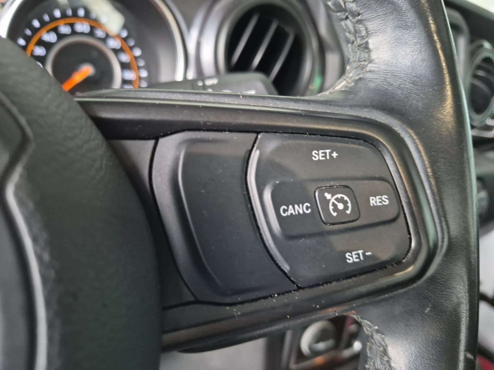 Used 2020 Jeep Gladiator Sport AWD/4WD image 12