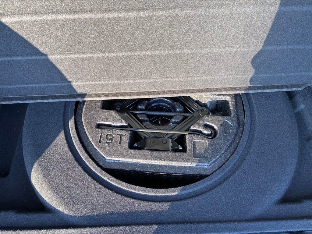 Used 2025 Genesis GV70 3.5T Sport image 14