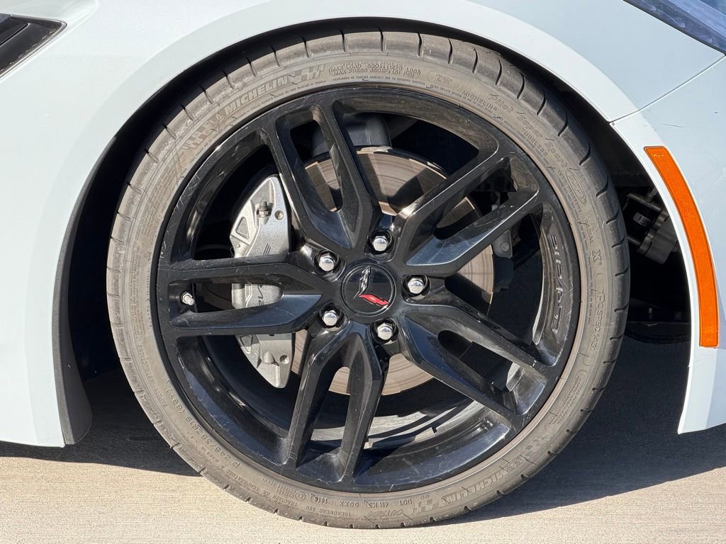 Used 2019 Chevrolet Corvette Stingray Coupe w/ 1LT image 6