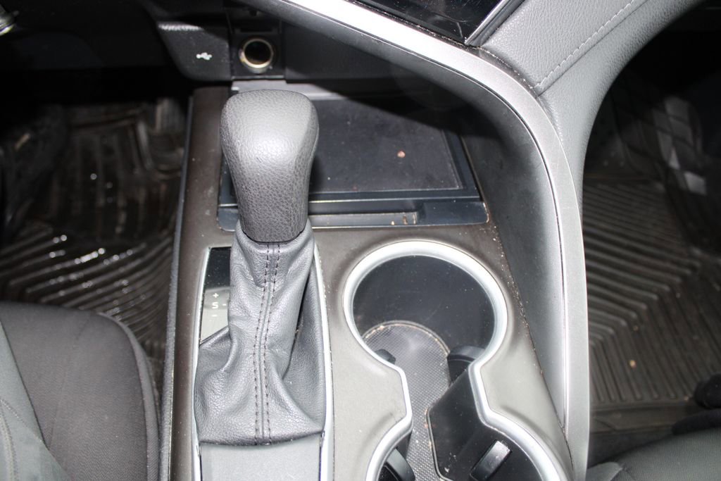 Used 2021 Toyota Camry LE image 26