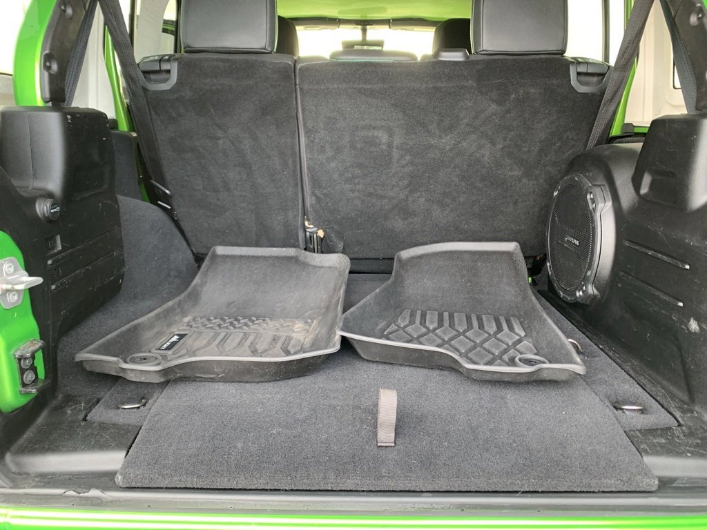 Used 2019 Jeep Wrangler Unlimited Sahara w/ Uconnect 4C Nav & Sound Group image 17