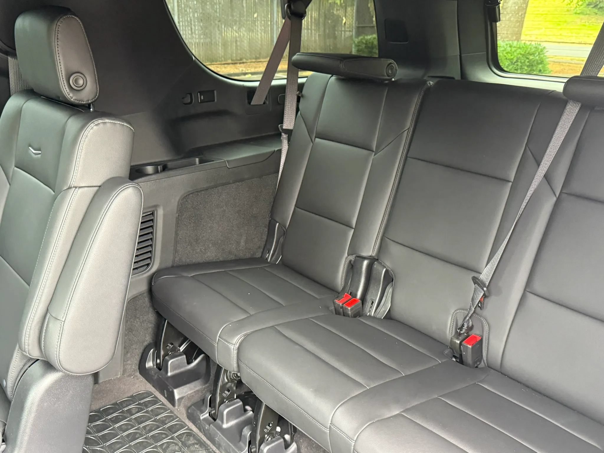 Used 2022 Cadillac Escalade ESV Luxury AWD/4WD image 32