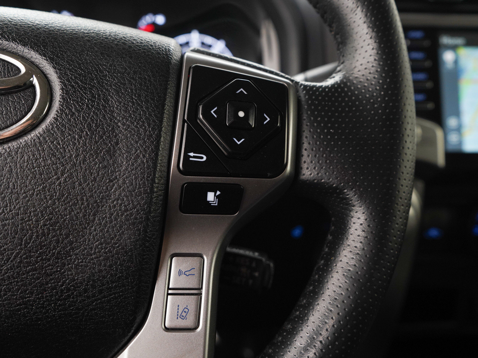 Used 2023 Toyota 4Runner SR5 Premium AWD/4WD image 28