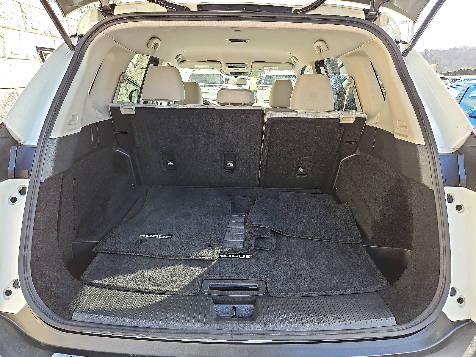 Certified 2023 Nissan Rogue SV image 28