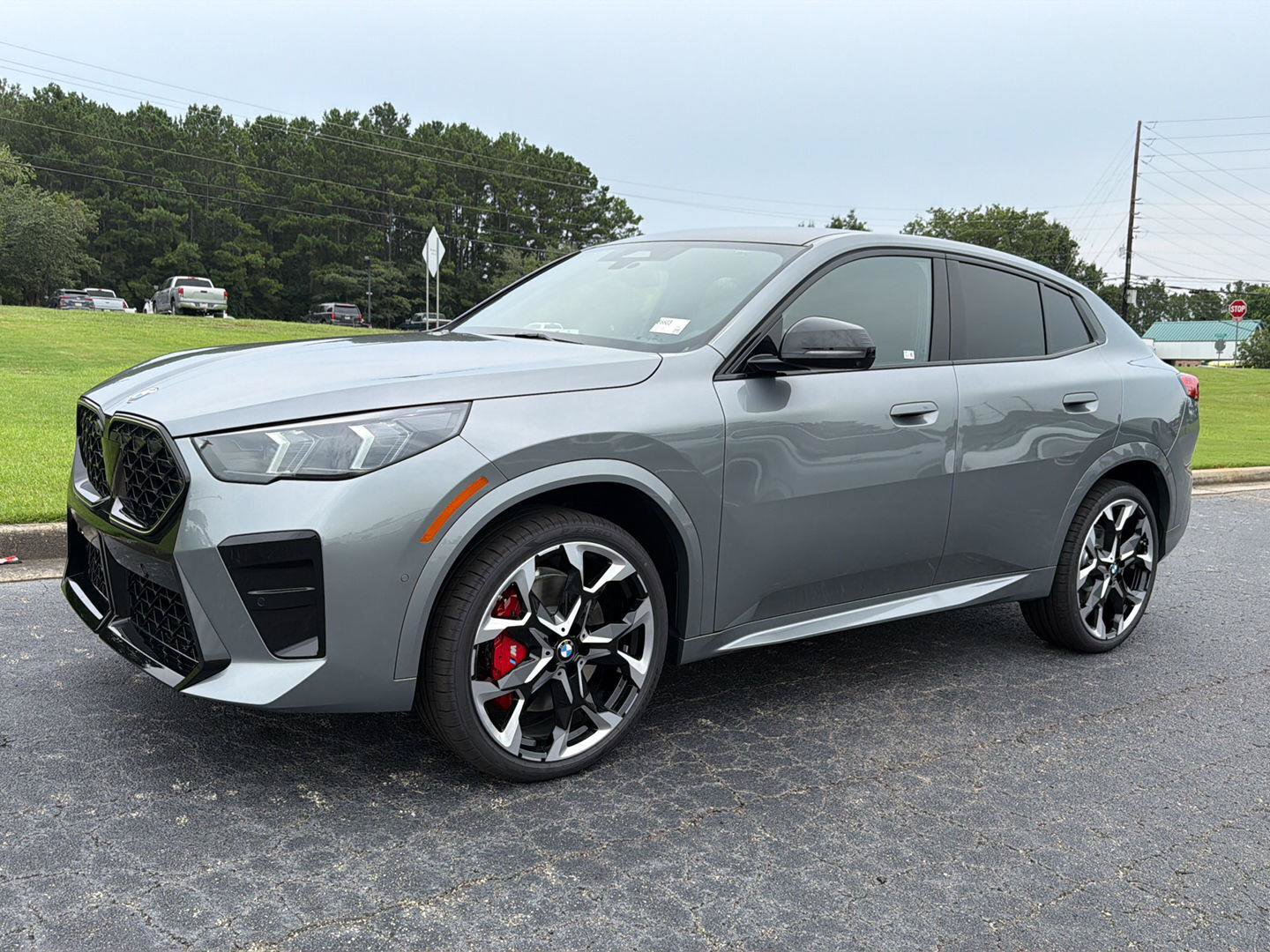 New 2026 BMW X2 xDrive28i w/ Technology Package AWD/4WD image 2