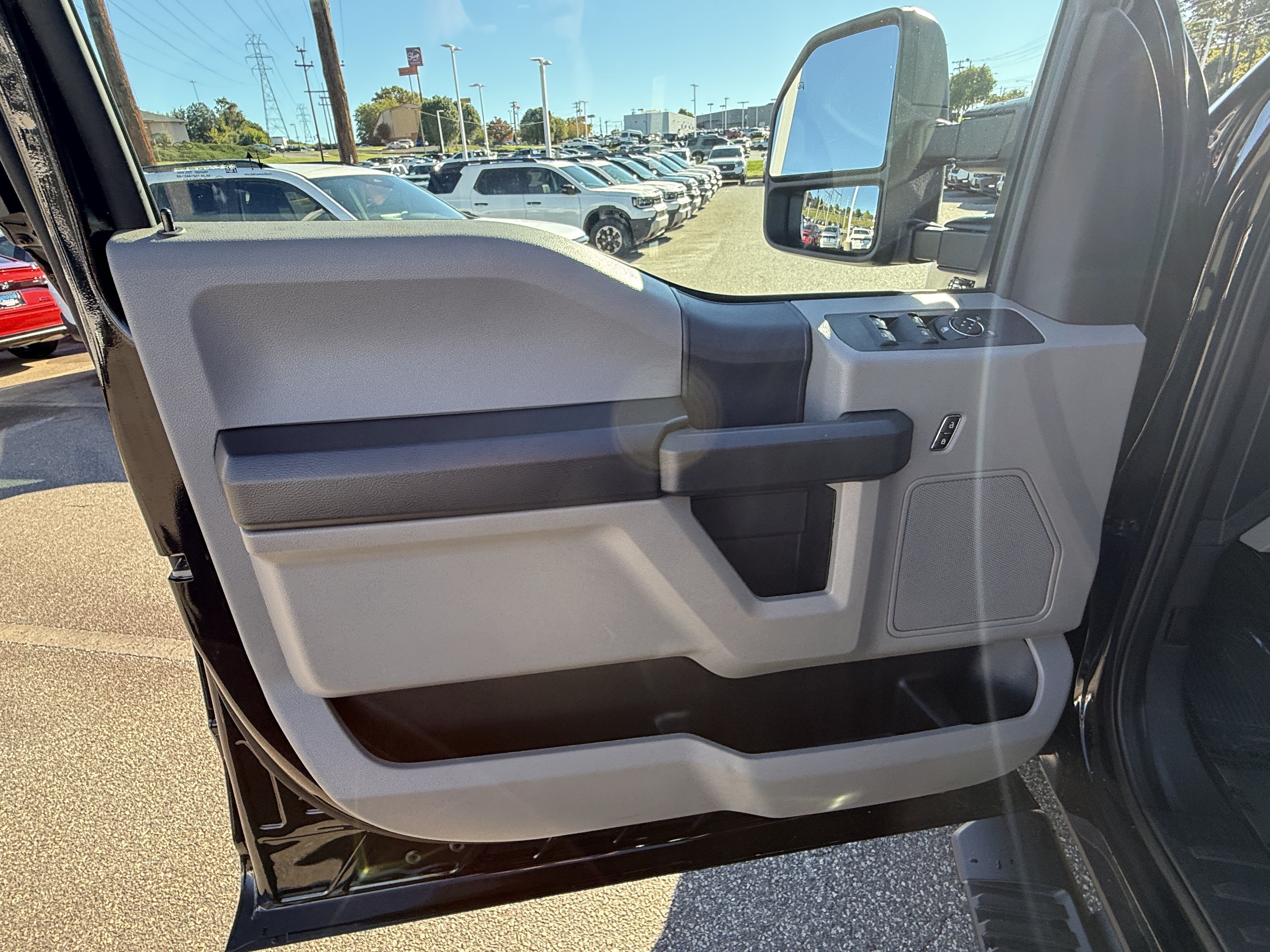 Used 2022 Ford F250 XL w/ STX Appearance Package AWD/4WD image 14
