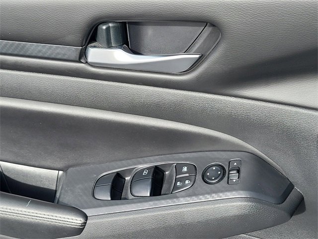 Used 2024 Nissan Altima 2.5 SV image 17