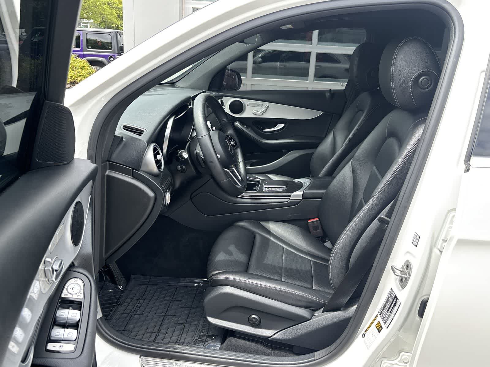 Used 2021 Mercedes-Benz GLC 300 4MATIC image 12