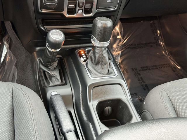 Used 2023 Jeep Gladiator Sport image 17