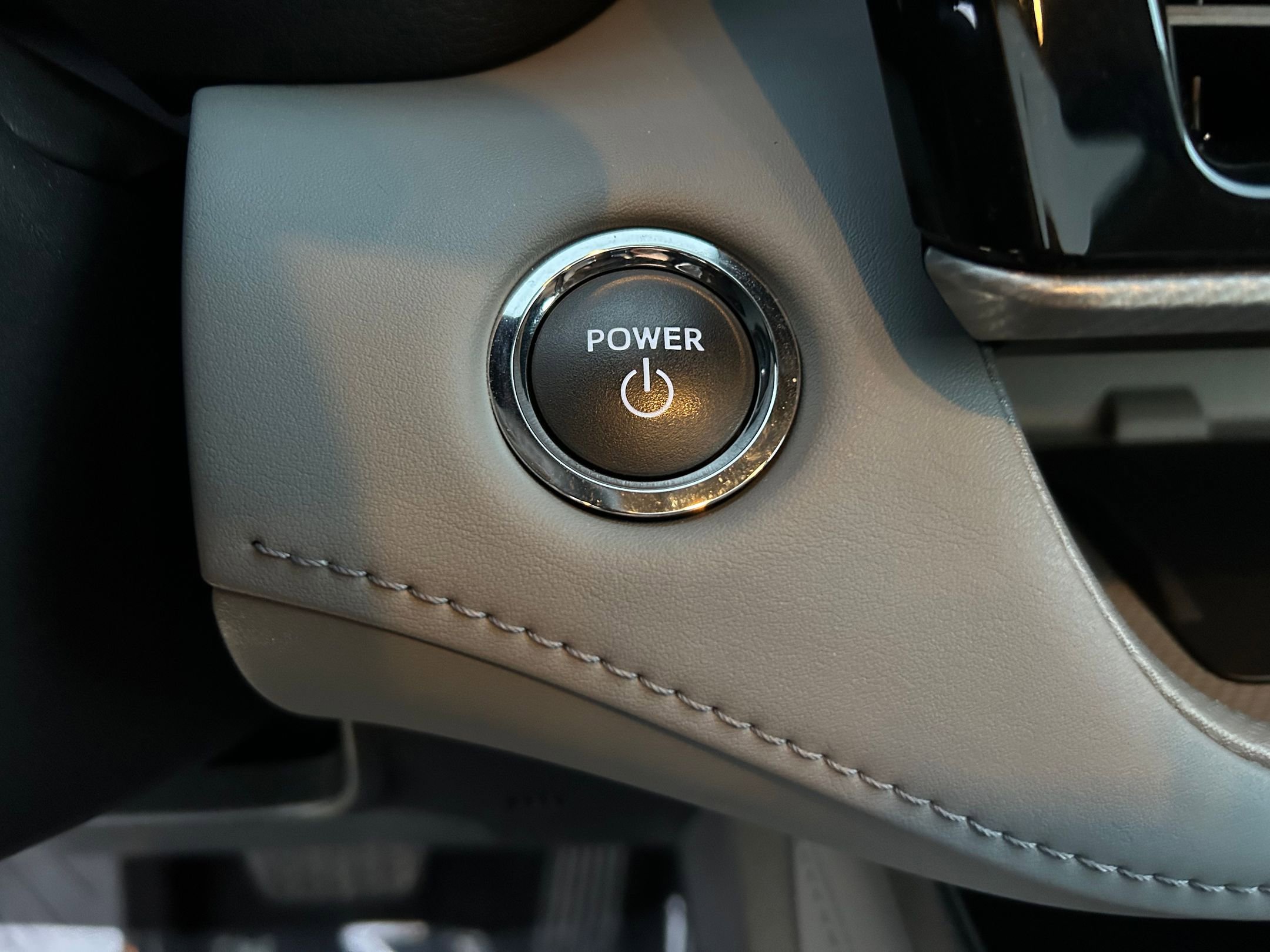 Used 2023 Toyota Highlander Platinum image 17