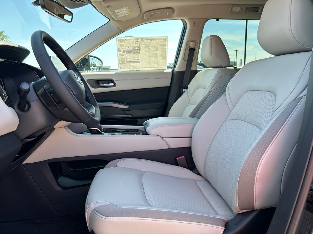 New 2026 Nissan Pathfinder SL w/ SL Premium Package FWD image 14