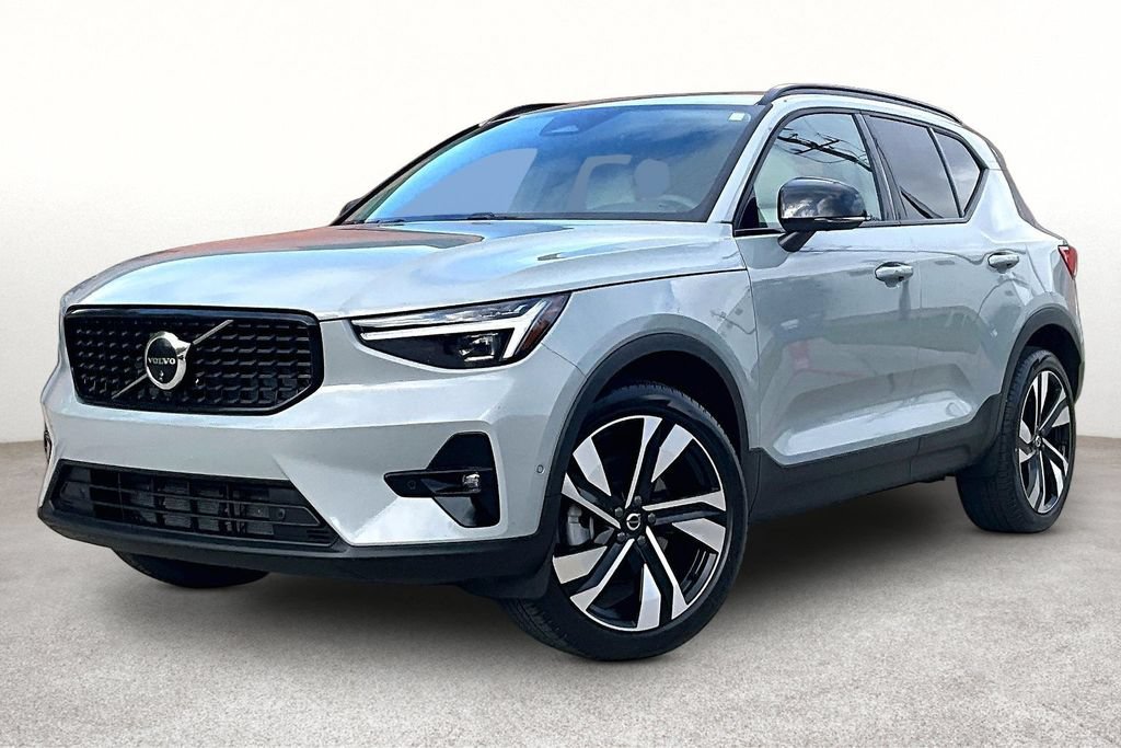 Certified 2026 Volvo XC40 B5 Ultra AWD/4WD image 15