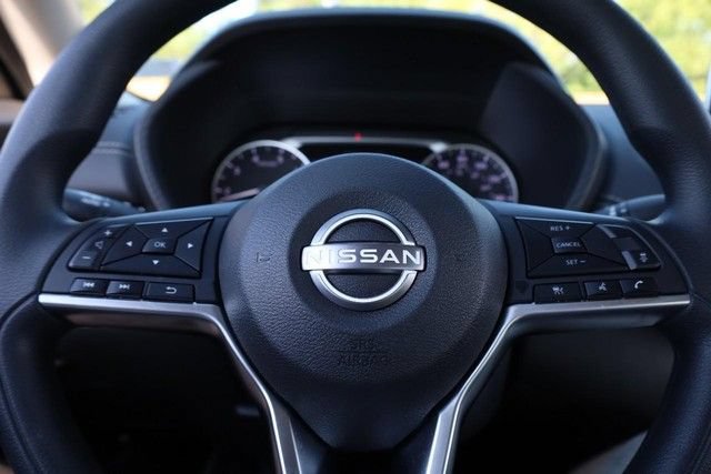 Certified 2025 Nissan Sentra SV FWD image 9