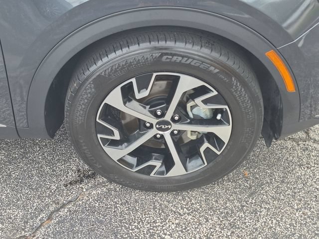 Used 2025 Kia Sportage EX FWD image 28