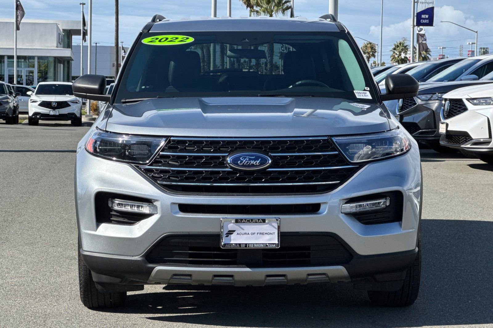 Used 2022 Ford Explorer XLT w/ Equipment Group 202A image 9