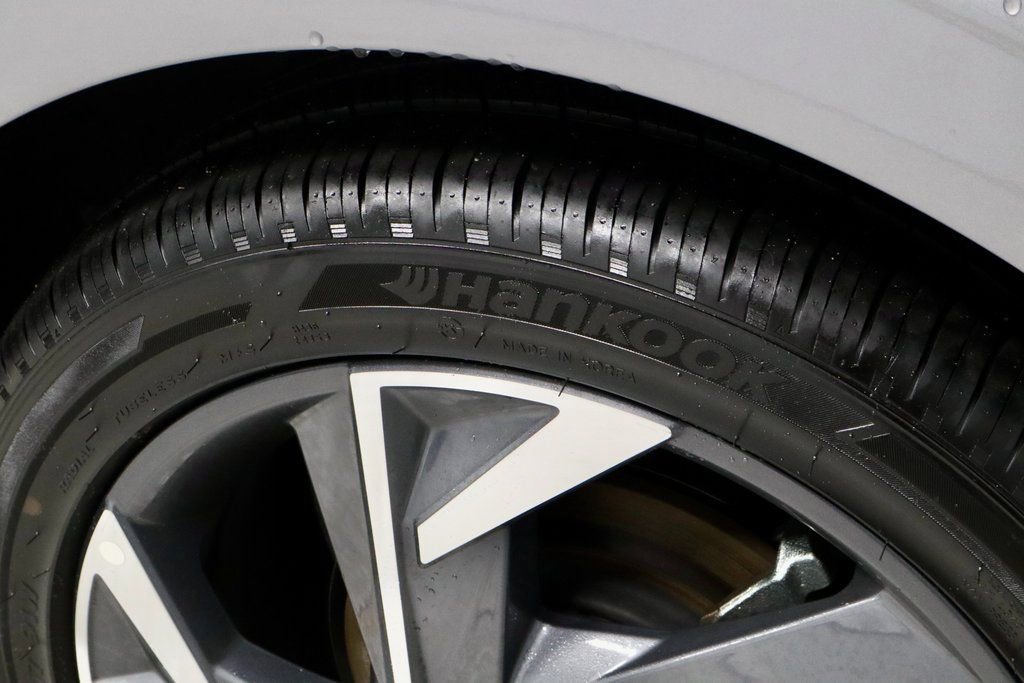 Certified 2025 Hyundai Elantra SEL image 21