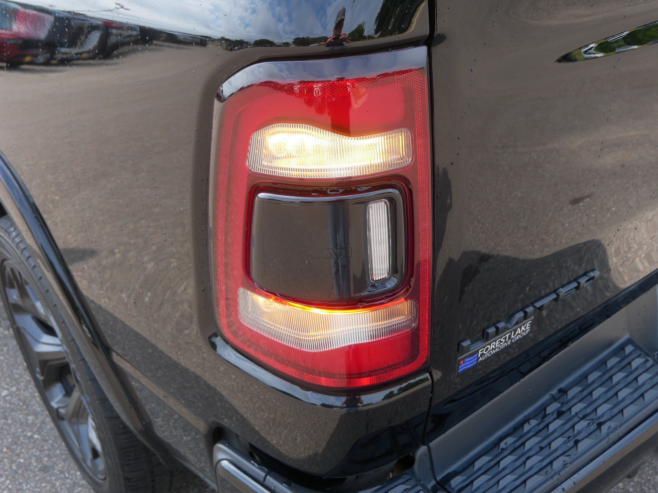 Certified 2020 RAM 1500 Limited w/ Black Appearance Package AWD/4WD image 17
