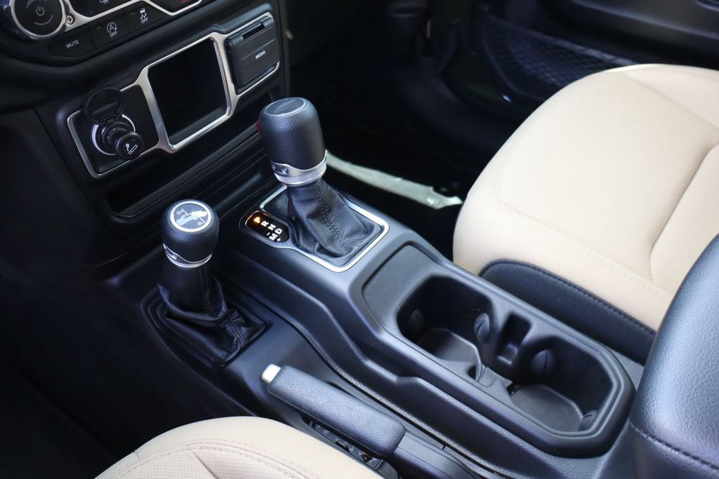 Used 2022 Jeep Gladiator Sport AWD/4WD image 27