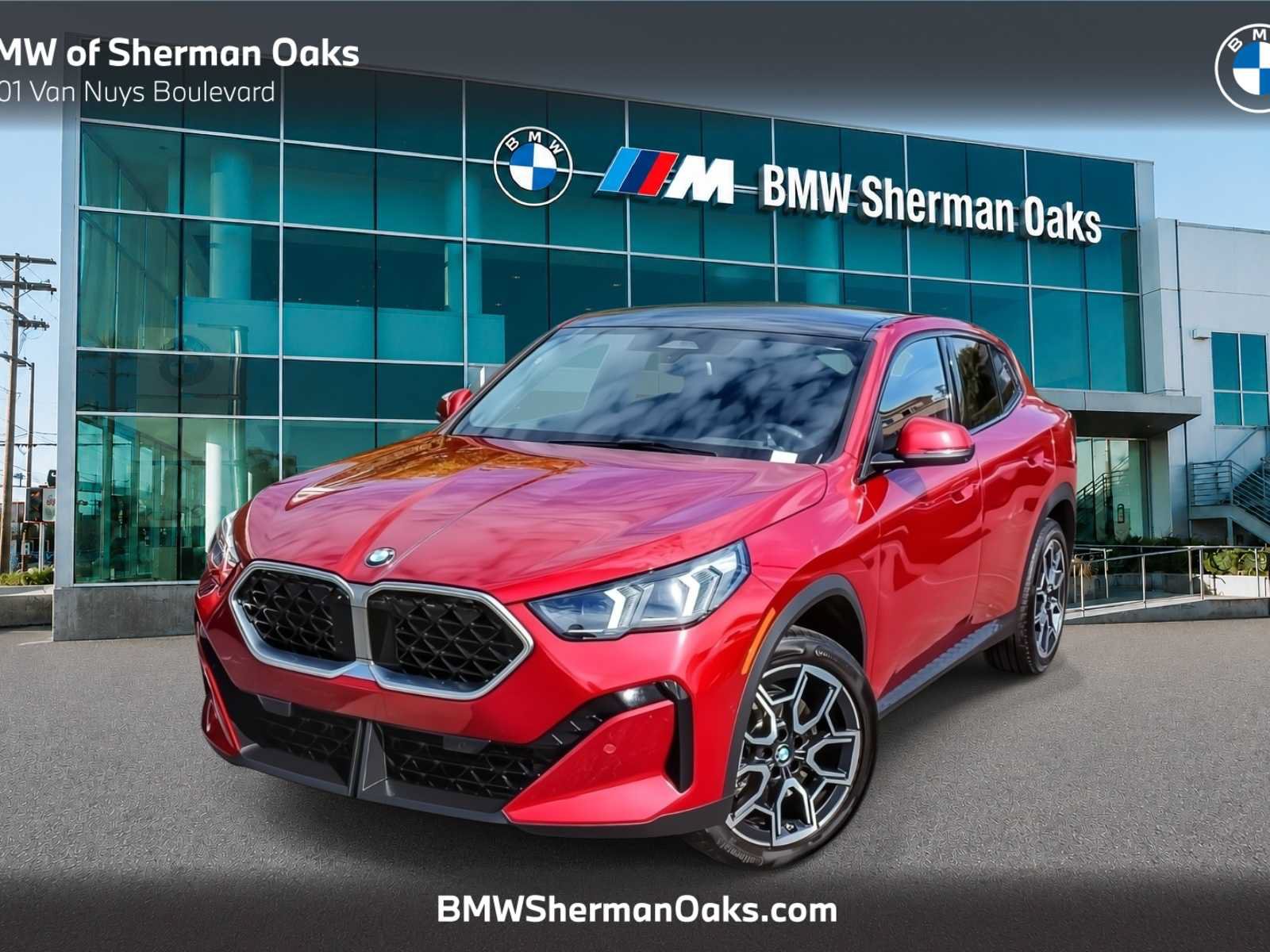Used 2025 BMW X2 xDrive28i AWD/4WD image 1