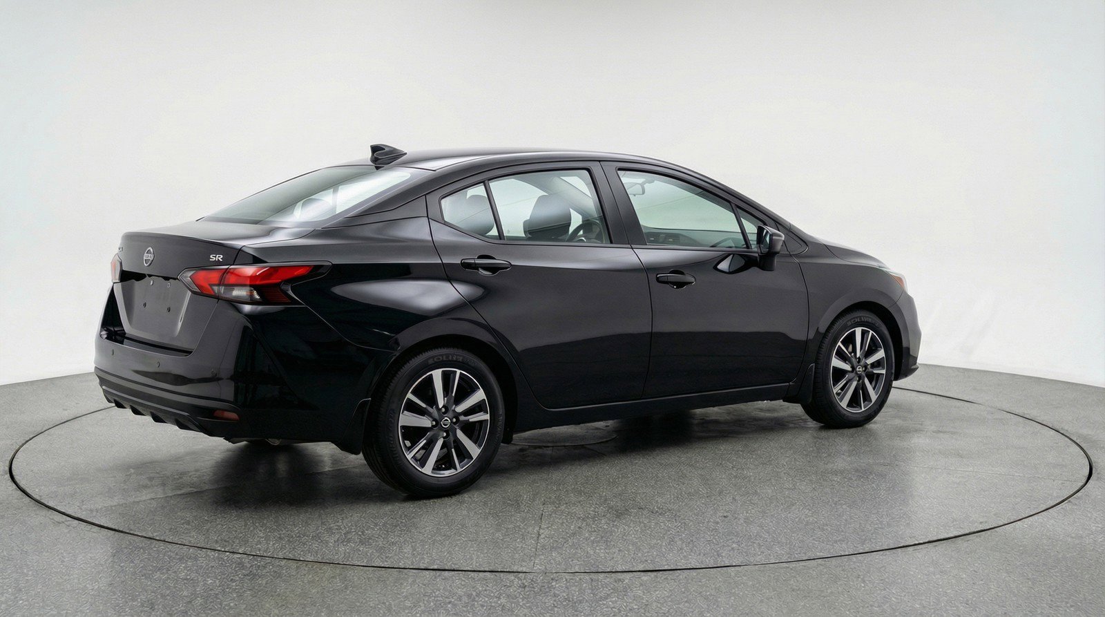 Used 2025 Nissan Versa SV image 9