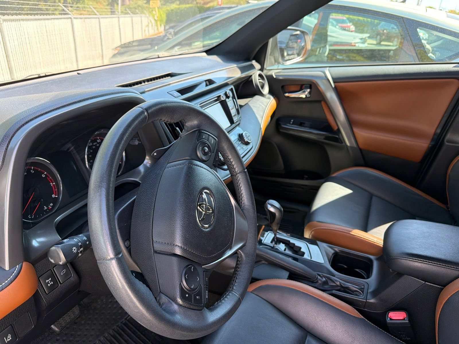 Used 2017 Toyota RAV4 SE w/ Power Extra Value Package AWD/4WD image 9