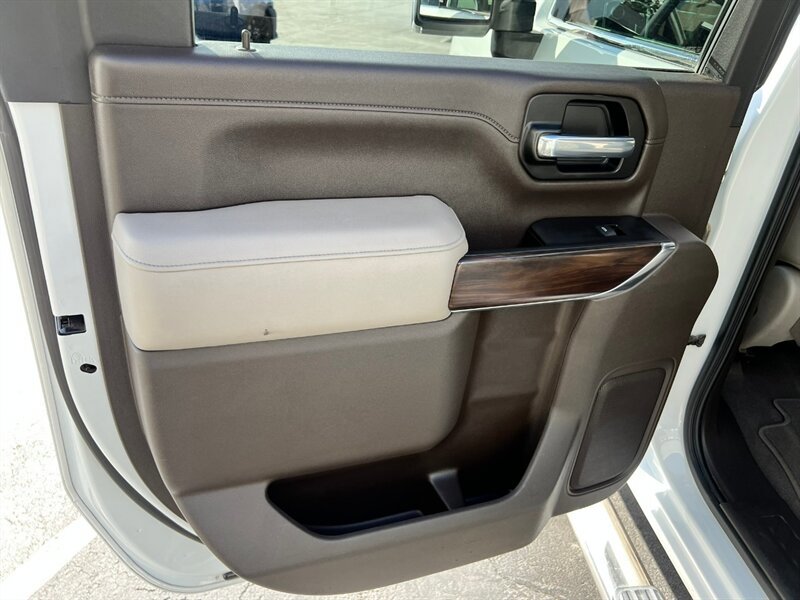 Used 2020 GMC Sierra 2500 SLT w/ Driver Alert Package I AWD/4WD image 27