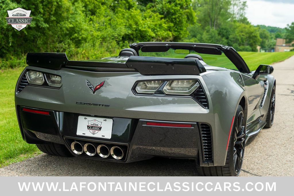 Used 2015 Chevrolet Corvette Z06 w/ 2LZ Preferred Equipment Group RWD image 12