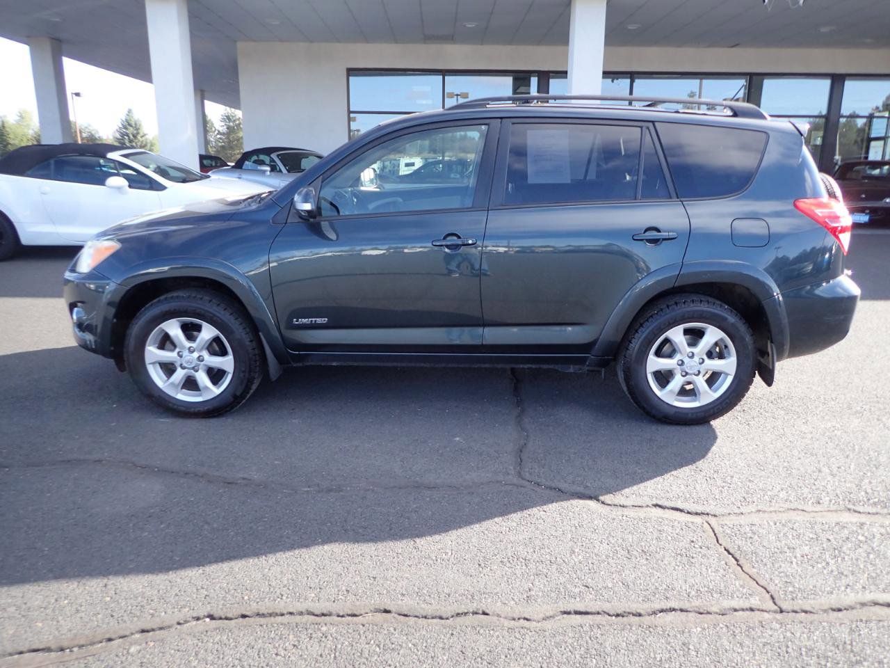 Used 2009 Toyota RAV4 Limited AWD/4WD image 2