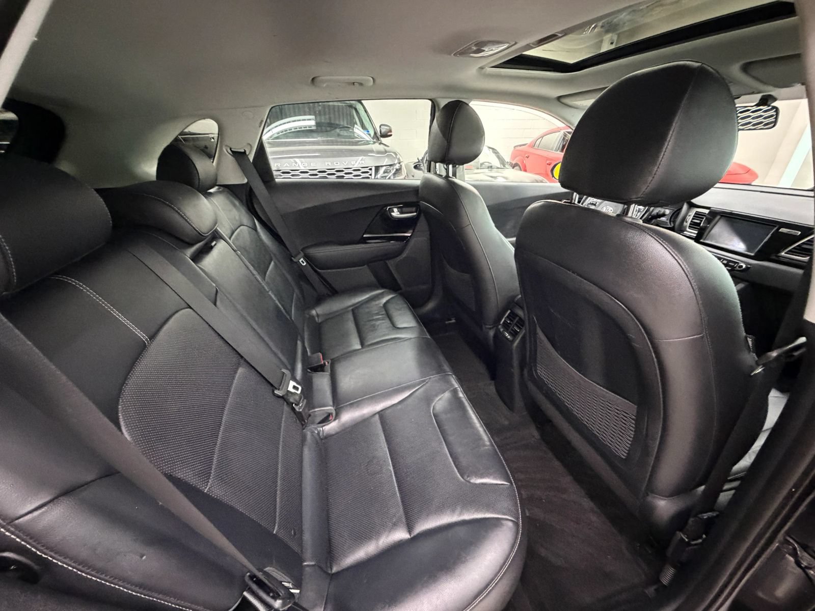 Used 2017 Kia Niro Touring FWD image 19