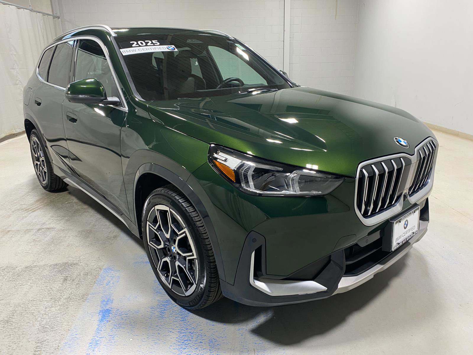 Certified 2025 BMW X1 xDrive28i w/ Technology Package image 4