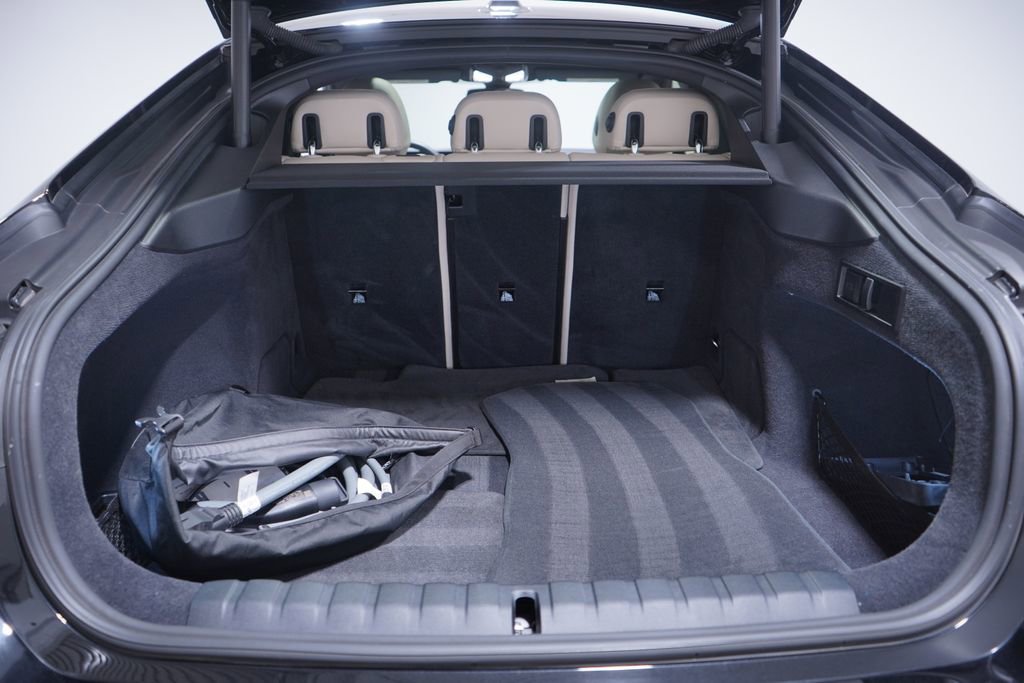 Used 2022 BMW i4 eDrive40 w/ M Sport Package image 23