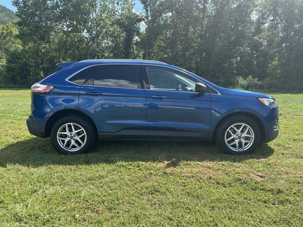 Used 2022 Ford Edge SEL image 5