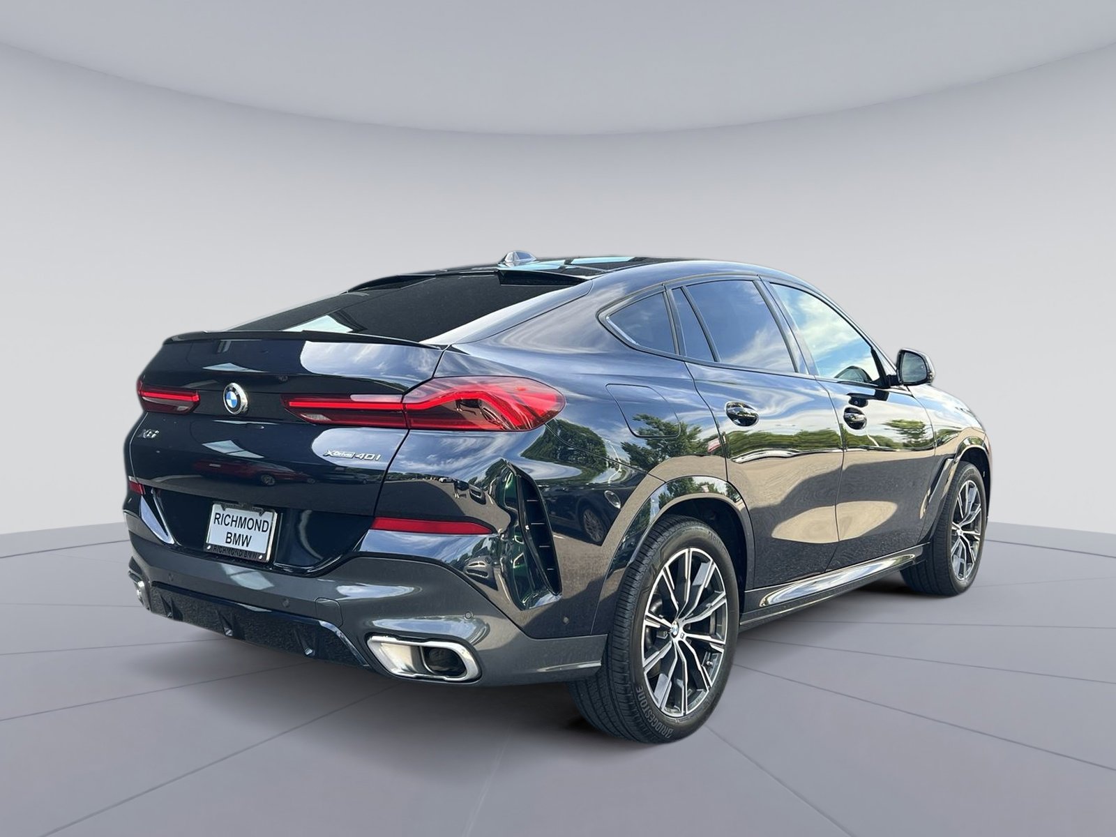 Used 2024 BMW X6 xDrive40i w/ Premium Package image 5