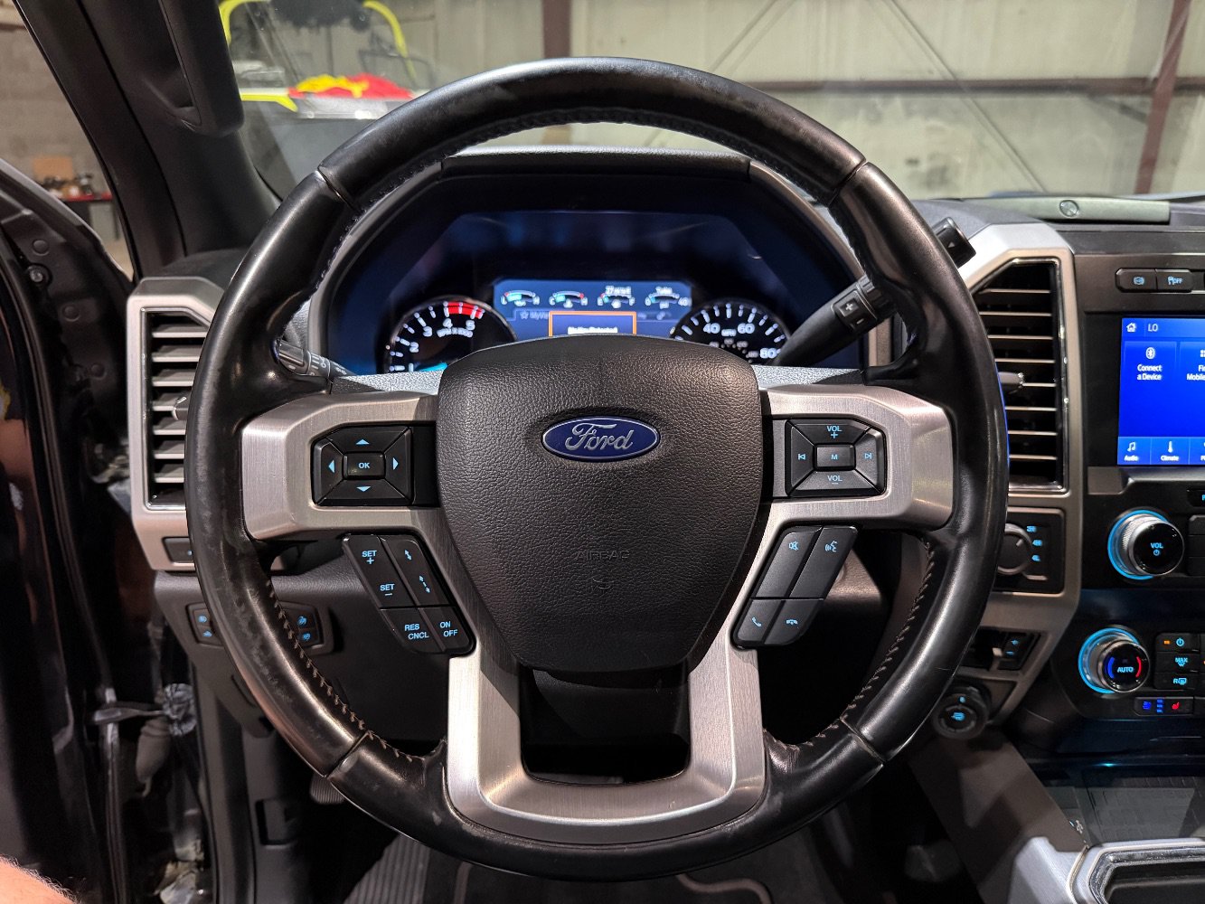 Used 2020 Ford F350 Platinum AWD/4WD image 30