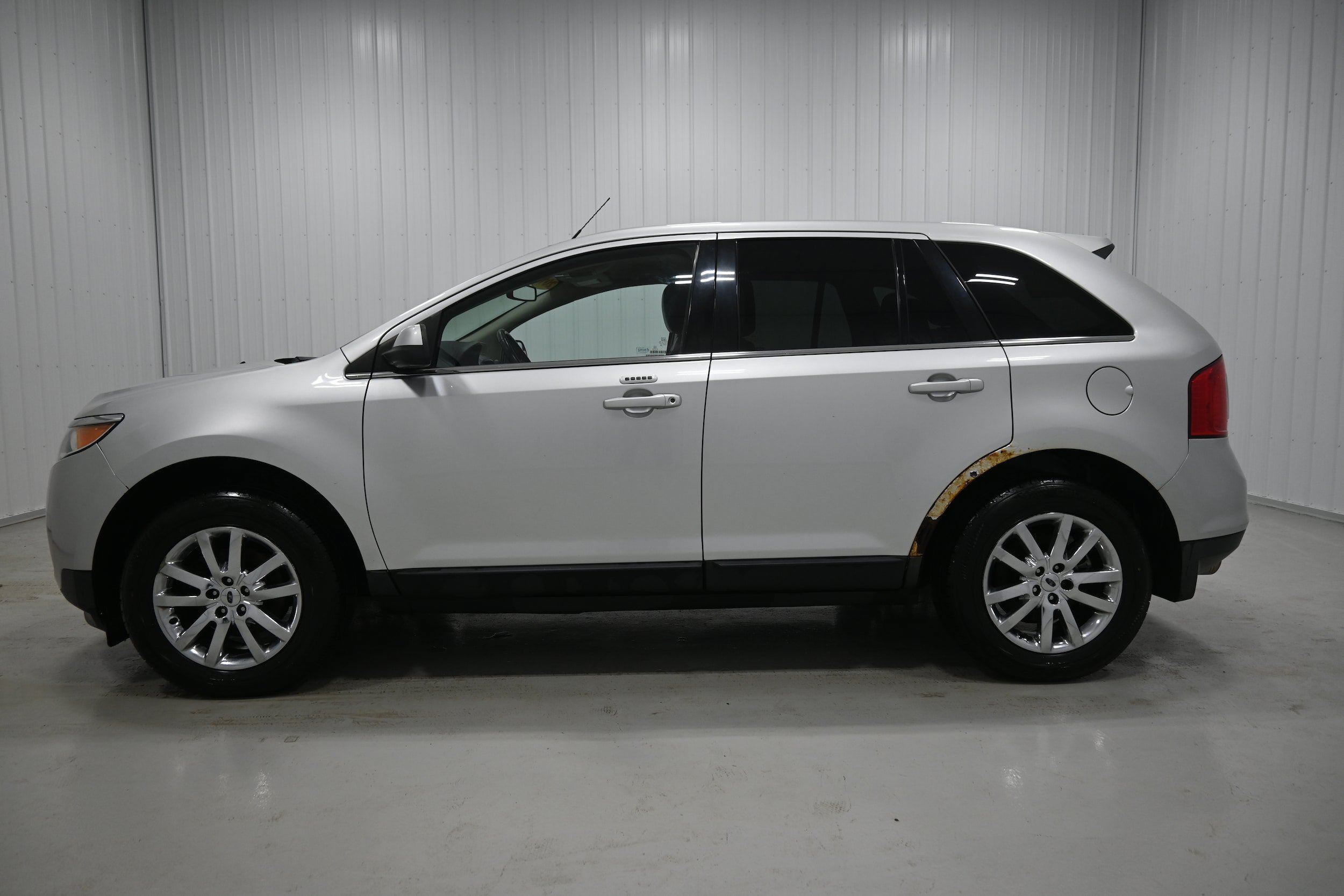 Used 2013 Ford Edge Limited FWD image 20