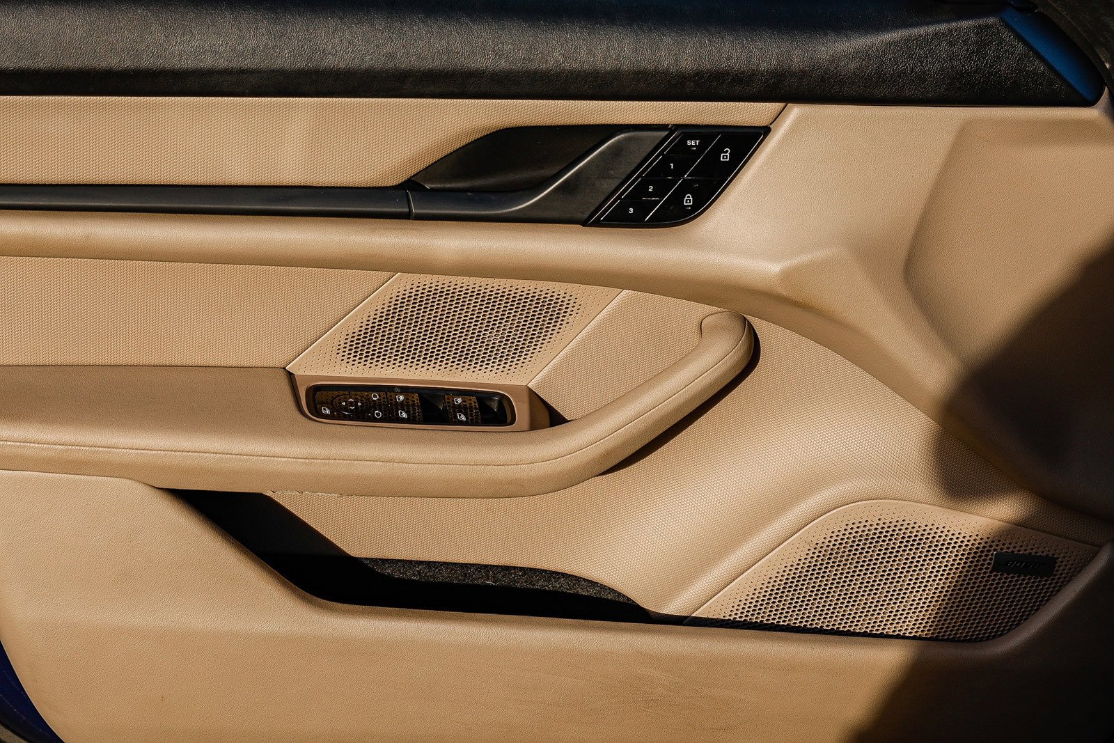 Used 2021 Porsche Taycan Base image 20