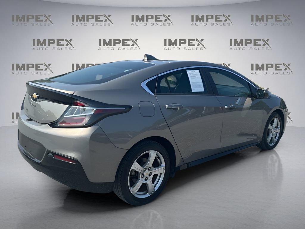 Used 2017 Chevrolet Volt LT w/ Comfort Package FWD image 5