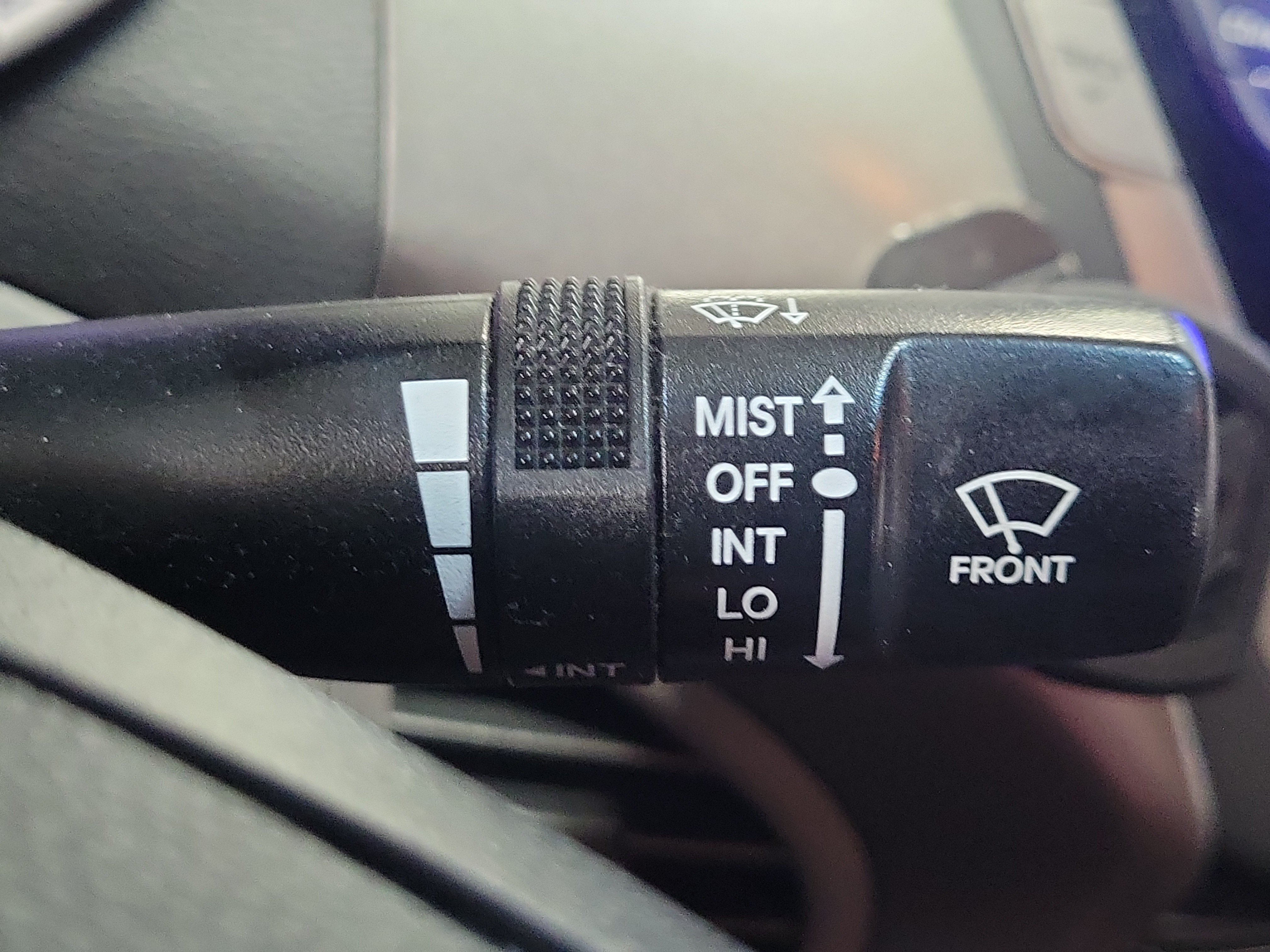 Used 2013 Hyundai Elantra GLS FWD image 25
