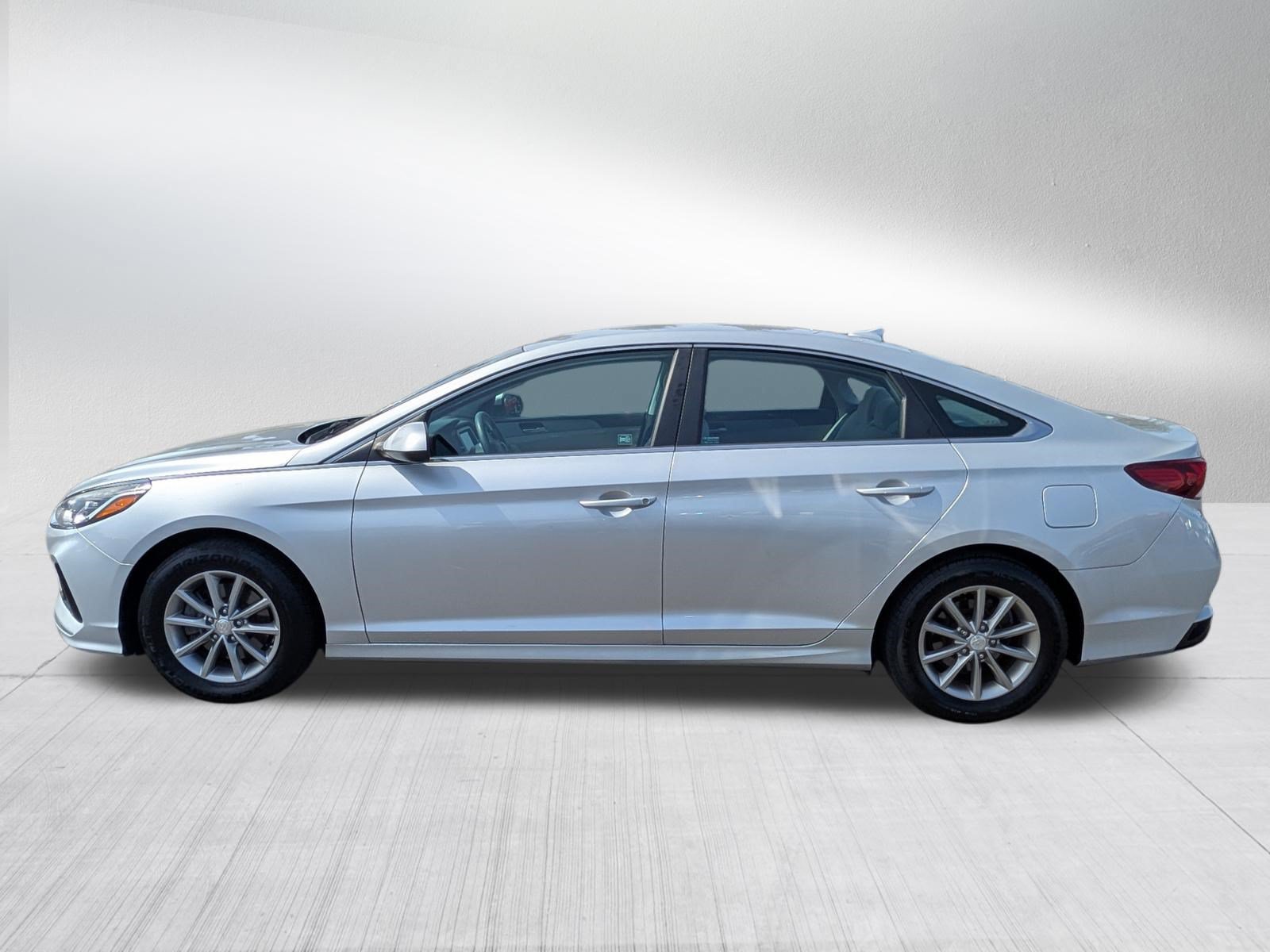 Used 2018 Hyundai Sonata SE FWD image 4