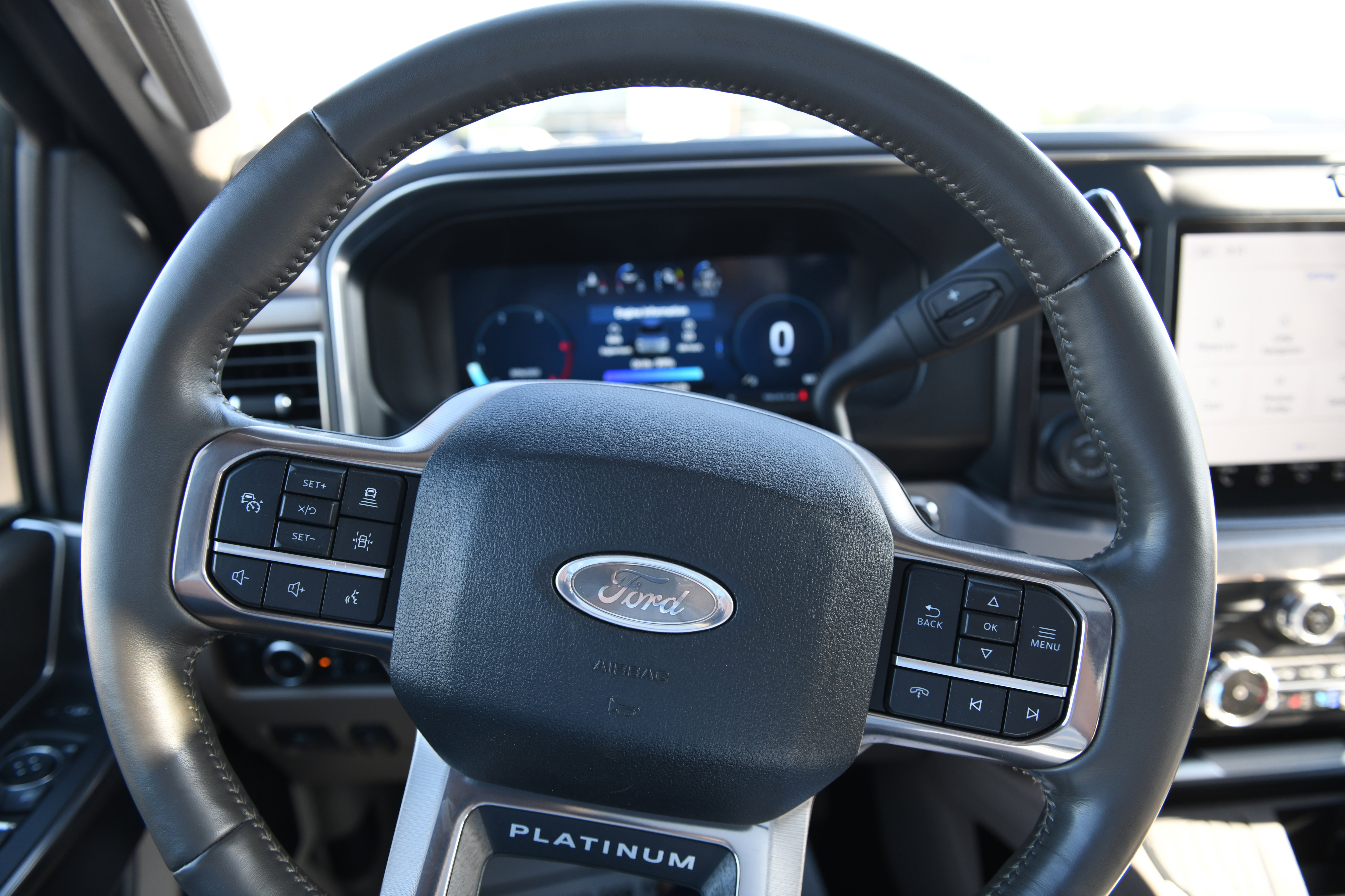 Used 2025 Ford F250 Platinum w/ Platinum Plus Package AWD/4WD image 23