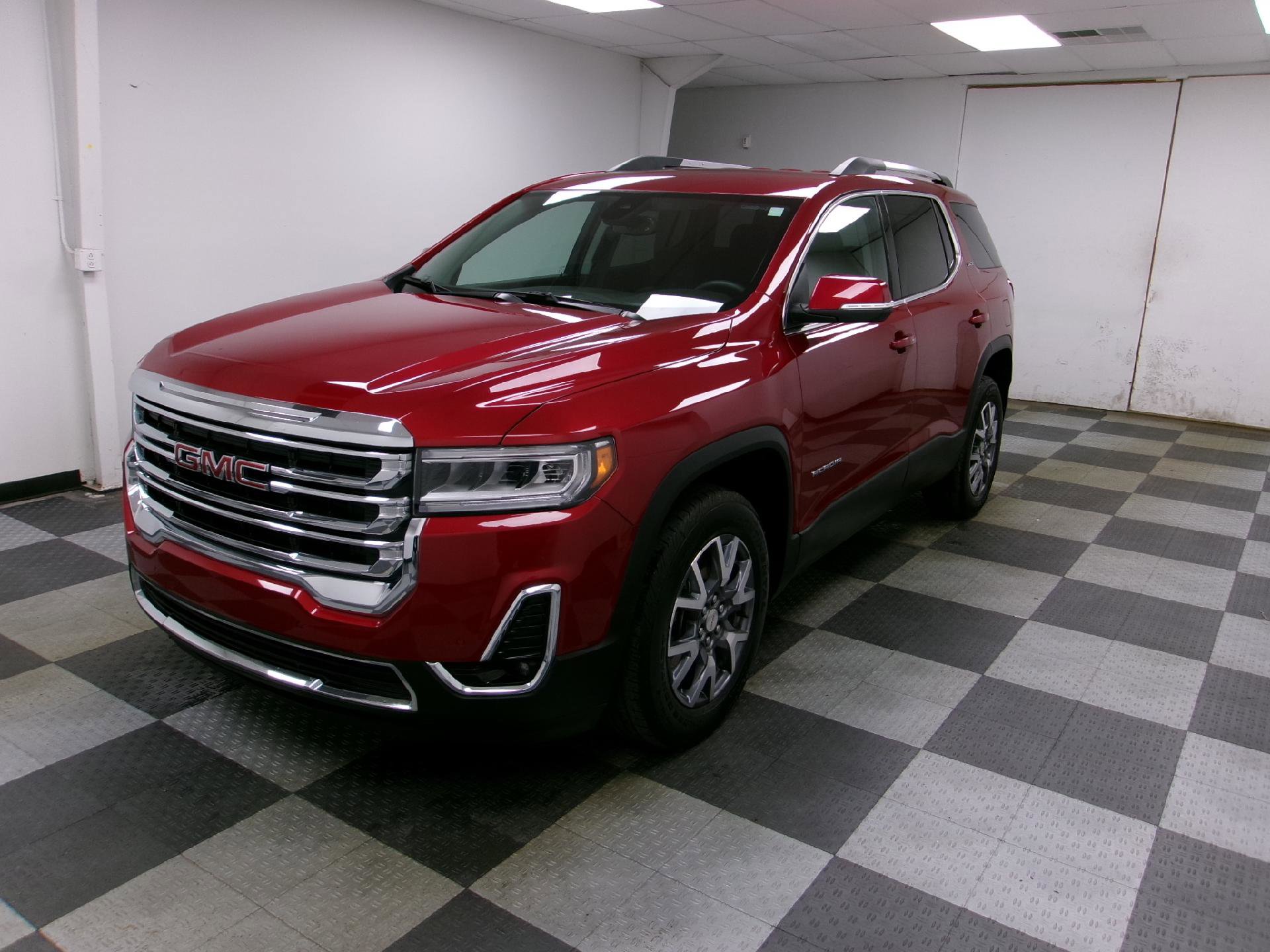 Certified 2023 GMC Acadia SLT w/ Preferred Package image 1